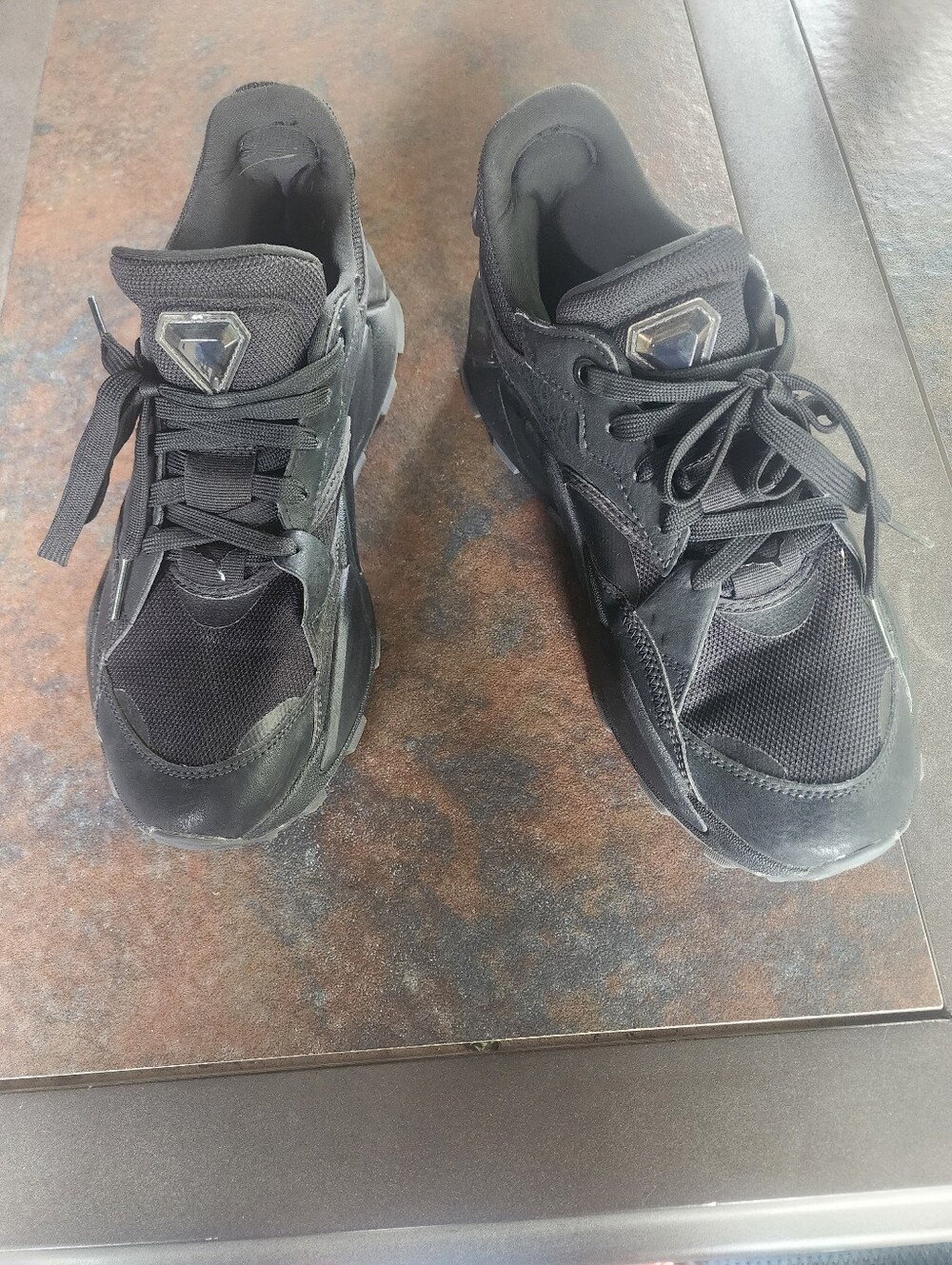 Puma Men’s Black Low-Top Sneakers
